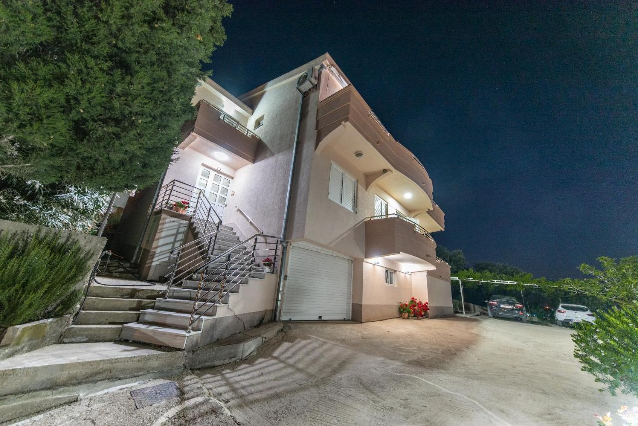 אולסינץ' Apartments Villa Egzon מראה חיצוני תמונה