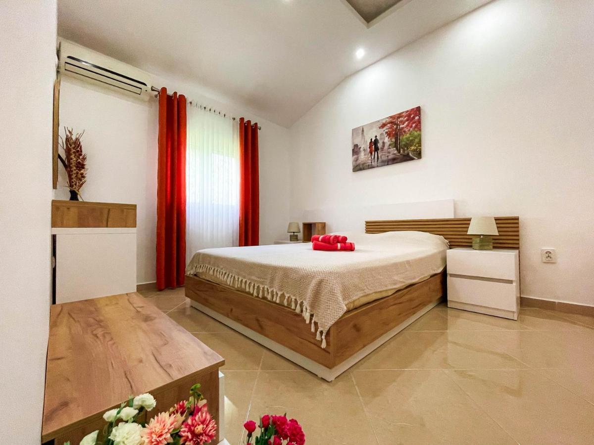 אולסינץ' Apartments Villa Egzon מראה חיצוני תמונה